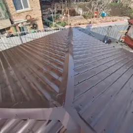 Покривни ремонти и навеси