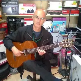 I teach guitar lessons