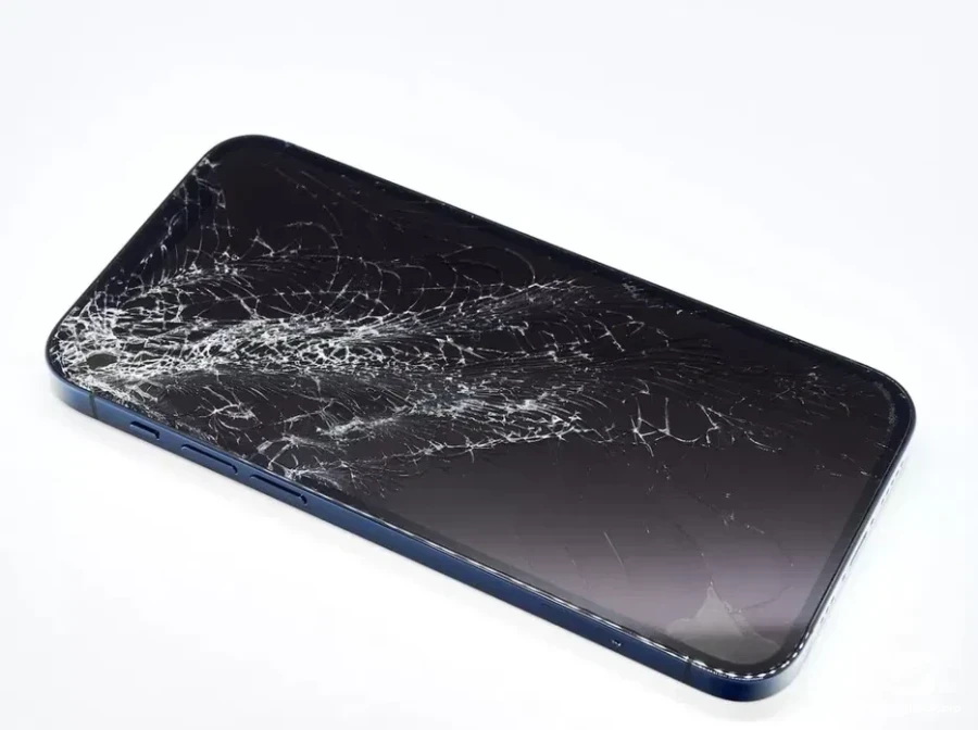 Смяна на счупено стъкло на iPhone всички модели