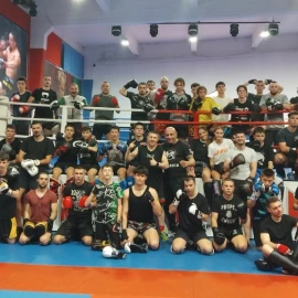 Тренировки по кикбокс и муай тай от понеделник до петък от 10.00 и 18.30ч. И индивидуални 24/7