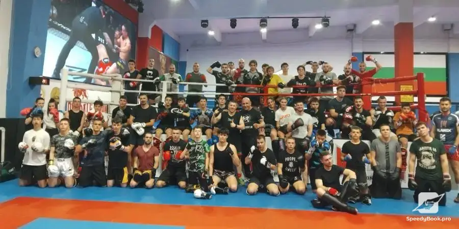Тренировки по кикбокс и муай тай от понеделник до петък от 10.00 и 18.30ч. И индивидуални 24/7