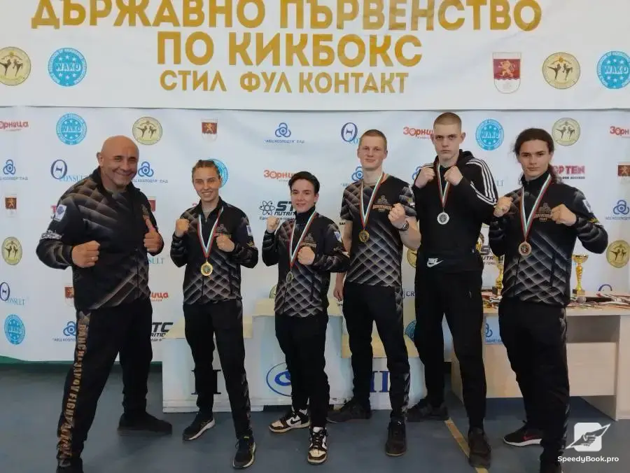 Тренировки по кикбокс и муай тай от понеделник до петък от 10.00 и 18.30ч. И индивидуални 24/7