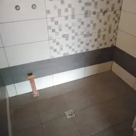 Майстор - шпакловка , боядисване, баня и подови настилки 