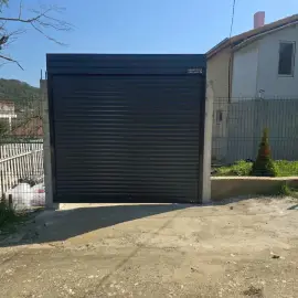Ролетни гаражни врати 
