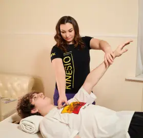 Kinesiologist-massage therapist