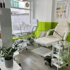 Therapeutic pedicure, manicure and making of individual insoles