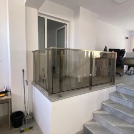 Изработка и Монтаж на Алуминиеви и Стъклени Парапети