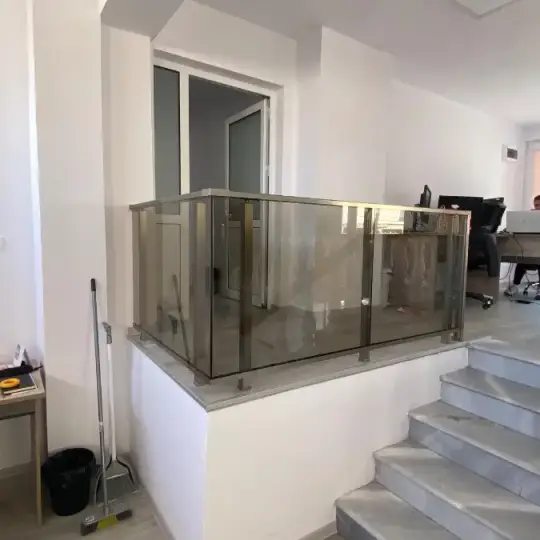 Изработка и Монтаж на Алуминиеви и Стъклени Парапети