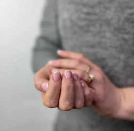 Маникюристка Бургас