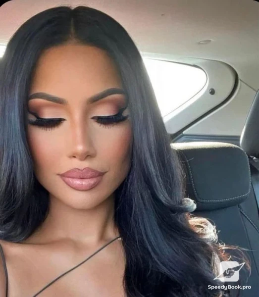 Prom makeup Sofia