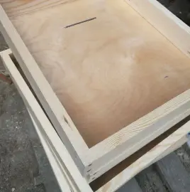 Изготавливаю ульи и рамки для пчел