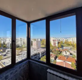 Измиване на прозорци и витрини