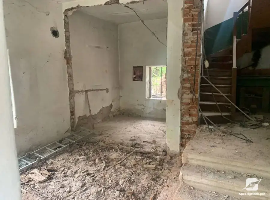 Уборка подвалов, складов, дворов и заросших территорий