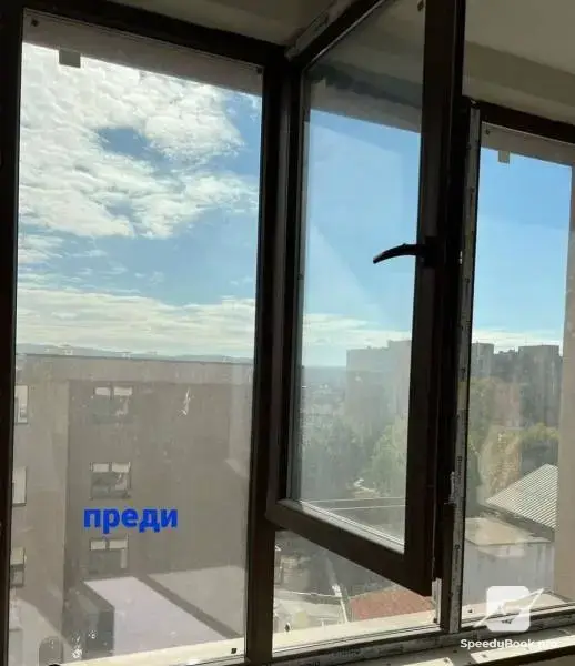 Professional cleaning of windows and shop windows