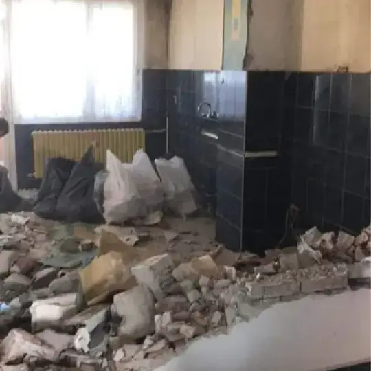 Здравейте Предлагам моите услуги Кърти чистим извозвам