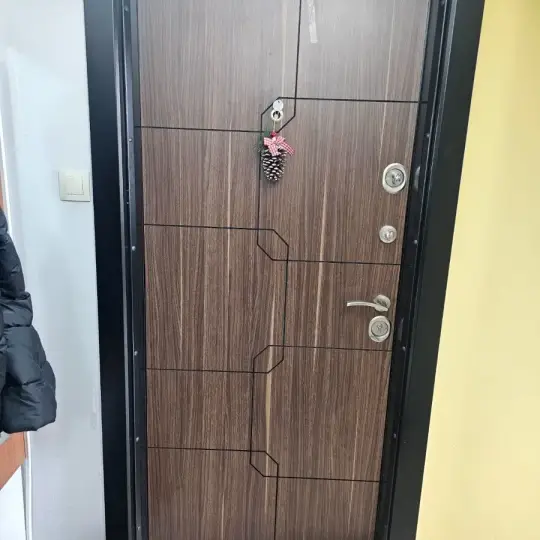 Ремонт входных металлических, бронированных и межкомнатных дверей