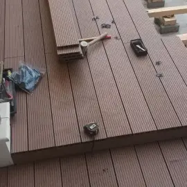 Professional installation of decking for your garden, terrace and pool!