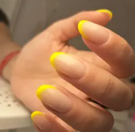 Manicure and pedicure "VANILIA Buti Salon"