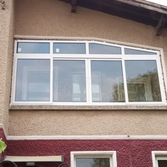 Установка столярных изделий из ПВХ и алюминия.