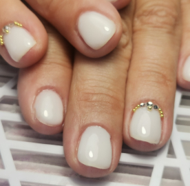 Маникюр и педикюр Nail's Beauty Heaven.
