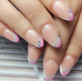 Маникюр и педикюр Nail's Beauty Heaven.