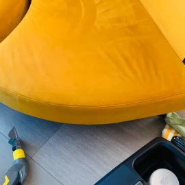 Washing of upholstered furniture and carpets