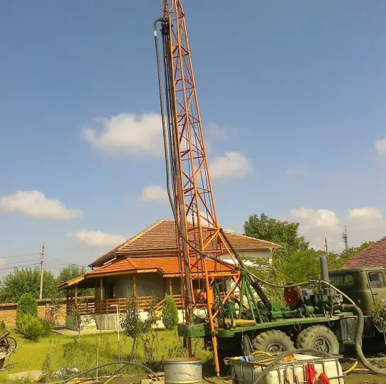 Drilling for water Lom
