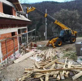 Услуги с челен телескопичен товарач