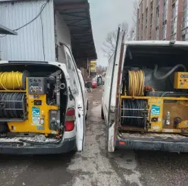 Professional unclogging of channels