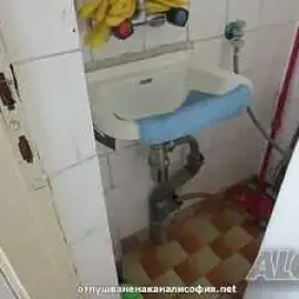 Plumbing services and unclogging of toilets, sinks, floor traps, kitchens, bathrooms