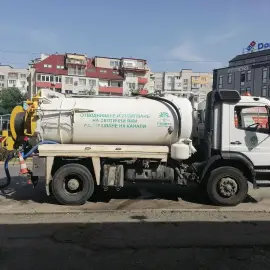 Unclogging of sewers cleaning of septic tanks