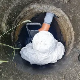 Unclogging of sewers cleaning of septic tanks