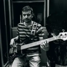 Guitar, bass guitar, double bass and music theory lessons