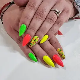 Курсове маникюр, педикюр ,изграждане с гел