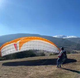 Курс по парапланеризъм в София, продажба на парапланери и екипировка