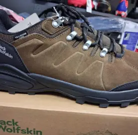 Магазин за спортни стоки внос от Англия-Ново ЗарежданеФевруари-2026гoд. 