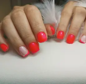 Маникюр и педикюр в Gloss Beauty – Укрепление, гель, наращивание | София
