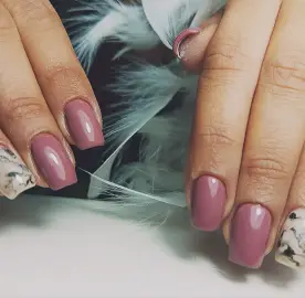 Маникюр и педикюр в Gloss Beauty – Укрепление, гель, наращивание | София