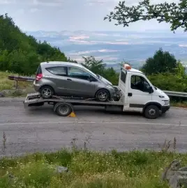 Roadside assistance, tow truck