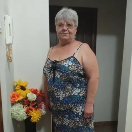 Няня для пожилых людей