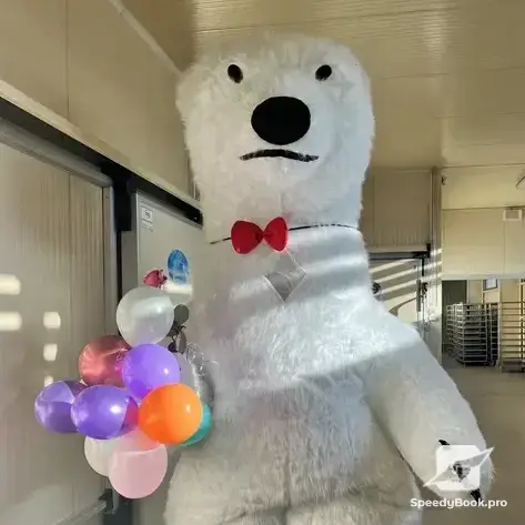 Изненада с гигантска бяла мечка или панда